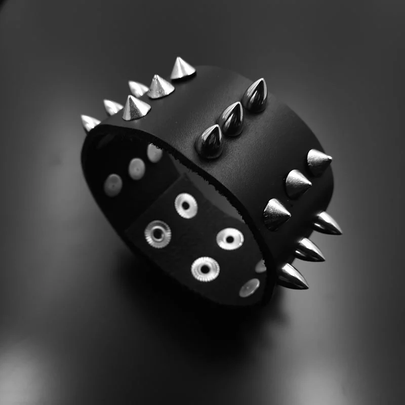 3 Sıra Spike Bileklik 001