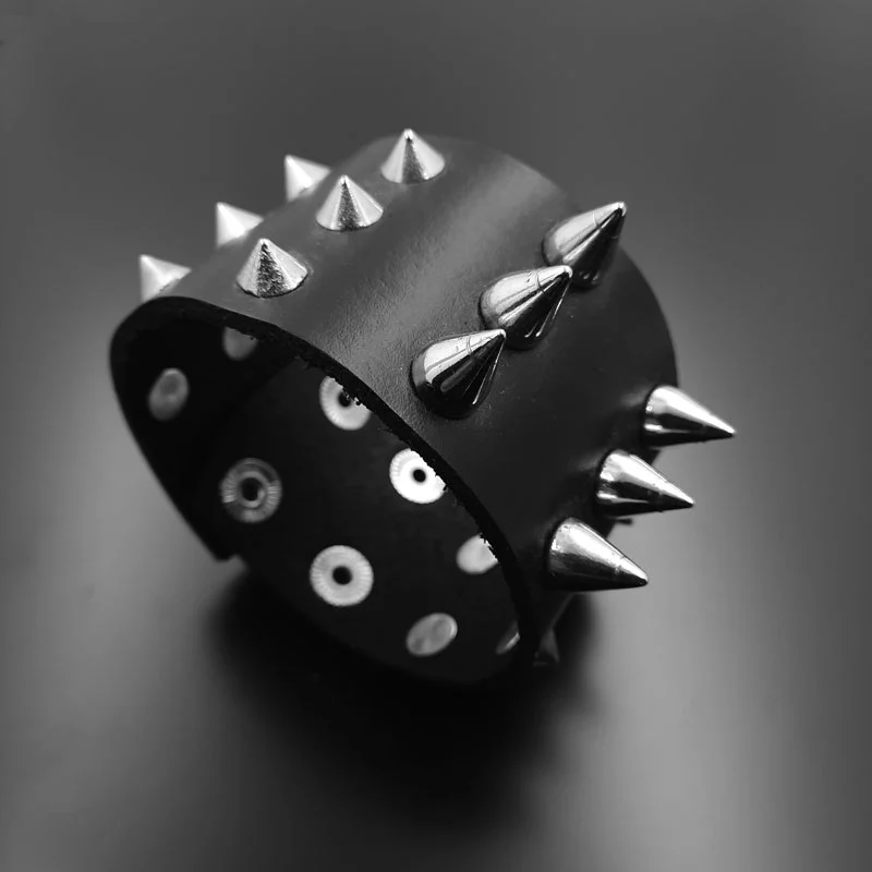 3 Sıra Spike Bileklik 002